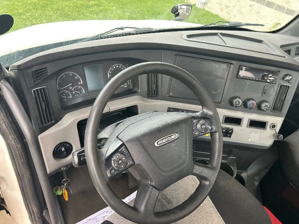 Day Cab Tractor-Heavy Duty Tractors-Freightliner-2019-T12642ST-Elmira-NY-430,973\n\t\tmiles-$ 31,250 - Image 11