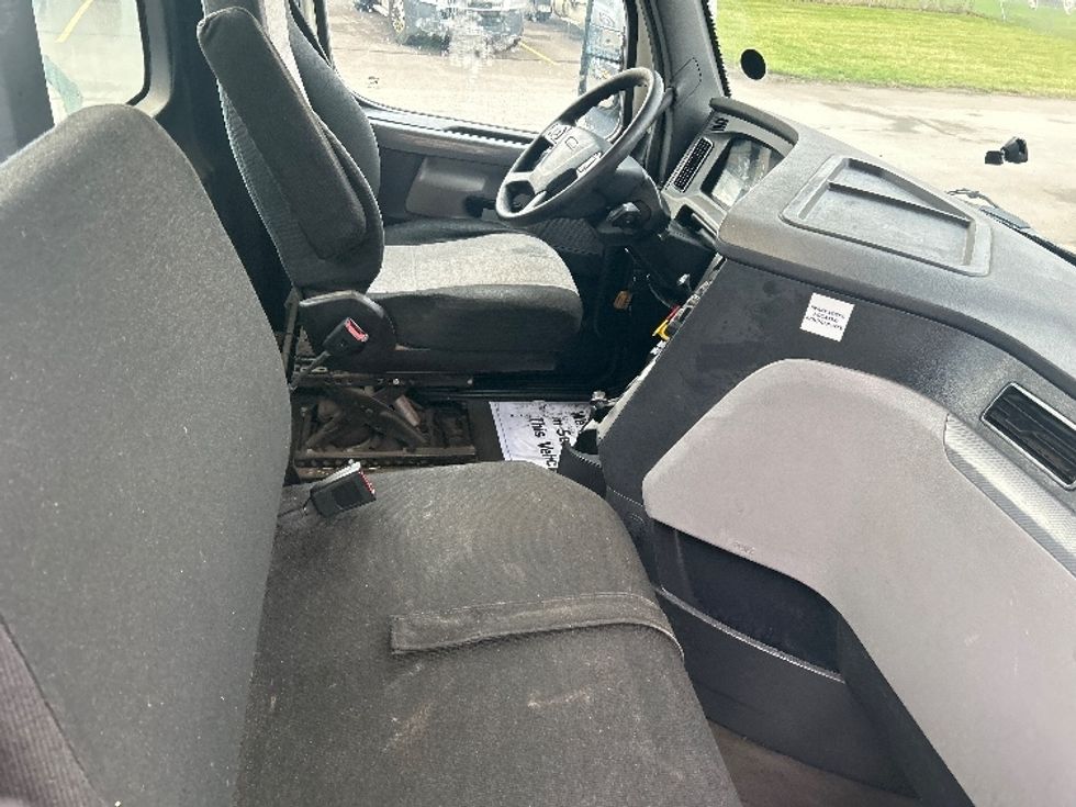 Day Cab Tractor-Heavy Duty Tractors-Freightliner-2019-T12642ST-Elmira-NY-430,973\n\t\tmiles-$ 31,250 - Image 14