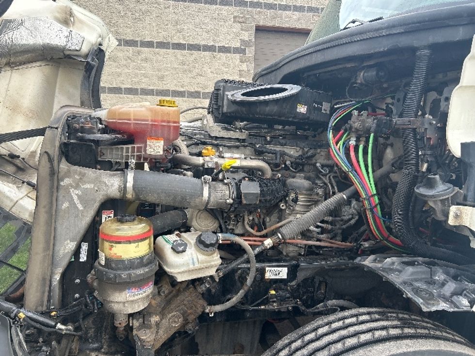 Day Cab Tractor-Heavy Duty Tractors-Freightliner-2019-T12642ST-Elmira-NY-430,973\n\t\tmiles-$ 31,250 - Image 16