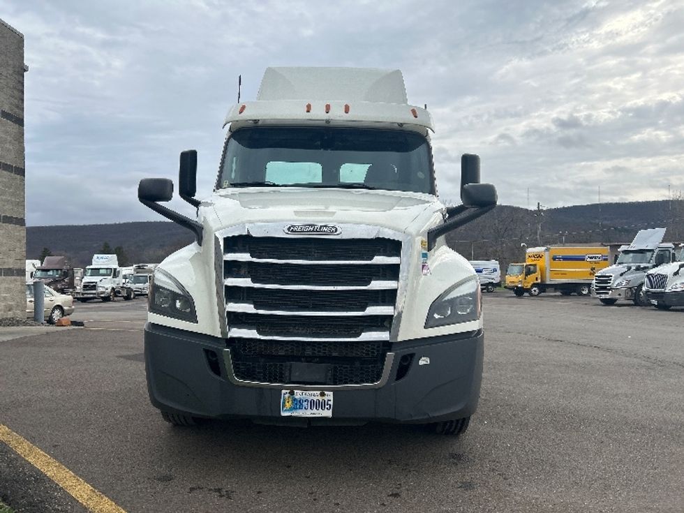 Day Cab Tractor-Heavy Duty Tractors-Freightliner-2019-T12642ST-Elmira-NY-430,973\n\t\tmiles-$ 31,250 - Image 2