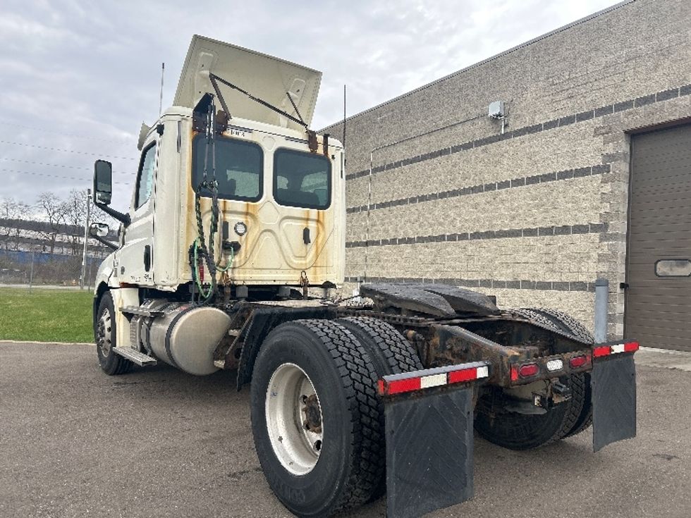 Day Cab Tractor-Heavy Duty Tractors-Freightliner-2019-T12642ST-Elmira-NY-430,973\n\t\tmiles-$ 31,250 - Image 5