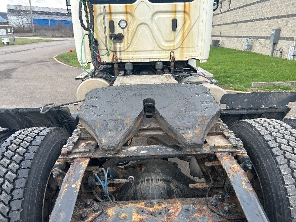 Day Cab Tractor-Heavy Duty Tractors-Freightliner-2019-T12642ST-Elmira-NY-430,973\n\t\tmiles-$ 31,250 - Image 6