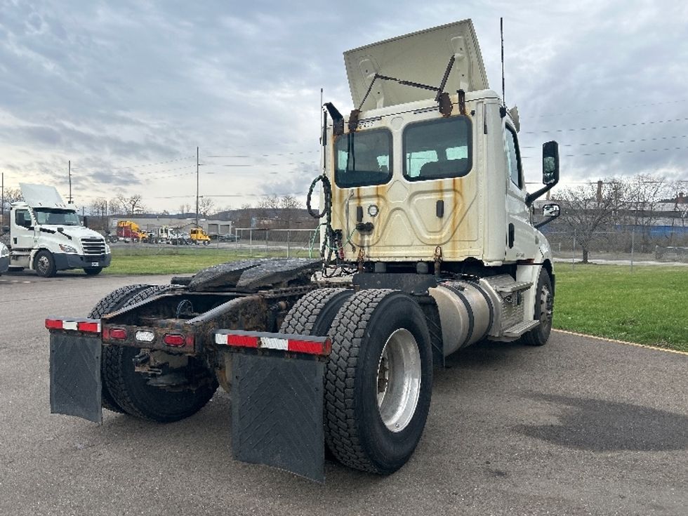 Day Cab Tractor-Heavy Duty Tractors-Freightliner-2019-T12642ST-Elmira-NY-430,973\n\t\tmiles-$ 31,250 - Image 7