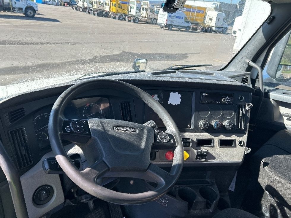 Day Cab Tractor-Heavy Duty Tractors-Freightliner-2019-T12642ST-Elmira-NY-457,207\n\t\tmiles-$ 27,000 - Image 12