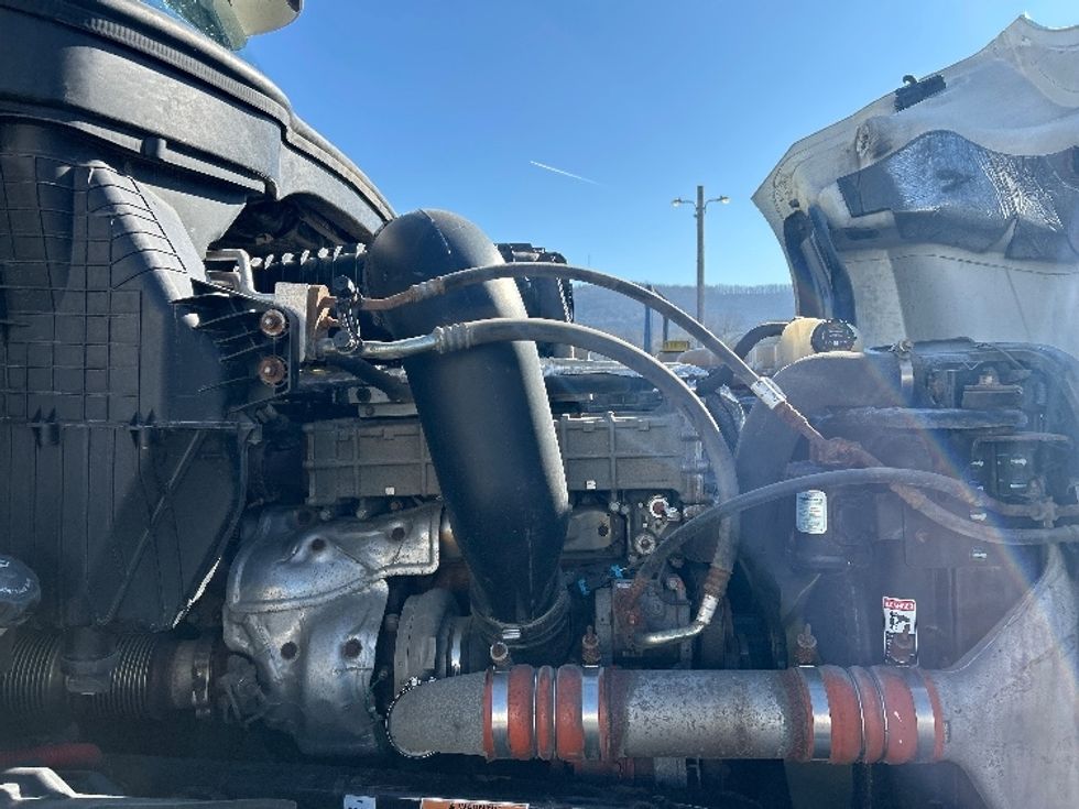 Day Cab Tractor-Heavy Duty Tractors-Freightliner-2019-T12642ST-Elmira-NY-457,207\n\t\tmiles-$ 27,000 - Image 15