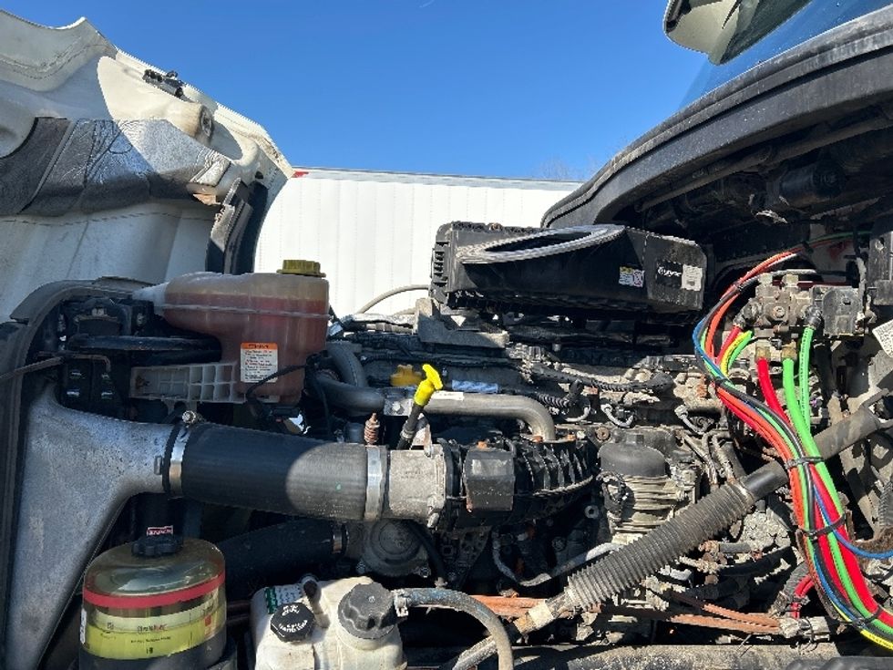 Day Cab Tractor-Heavy Duty Tractors-Freightliner-2019-T12642ST-Elmira-NY-457,207\n\t\tmiles-$ 27,000 - Image 16