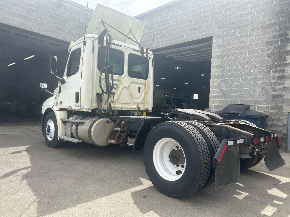 Day Cab Tractor-Heavy Duty Tractors-Freightliner-2019-T12642ST-Elmira-NY-457,207\n\t\tmiles-$ 27,000 - Image 5