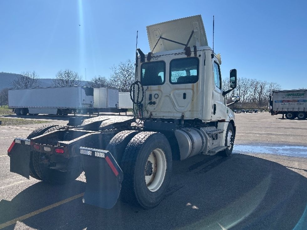 Day Cab Tractor-Heavy Duty Tractors-Freightliner-2019-T12642ST-Elmira-NY-457,207\n\t\tmiles-$ 27,000 - Image 7