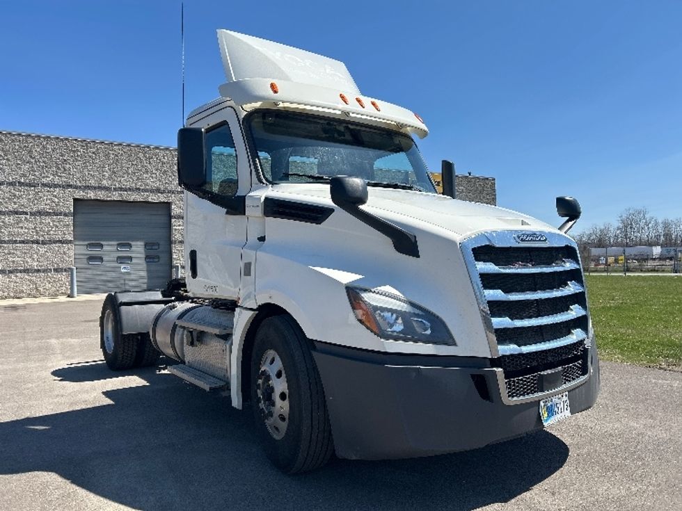 Day Cab Tractor-Heavy Duty Tractors-Freightliner-2019-T12642ST-Elmira-NY-478,902\n\t\tmiles-$ 27,000 - Image 1