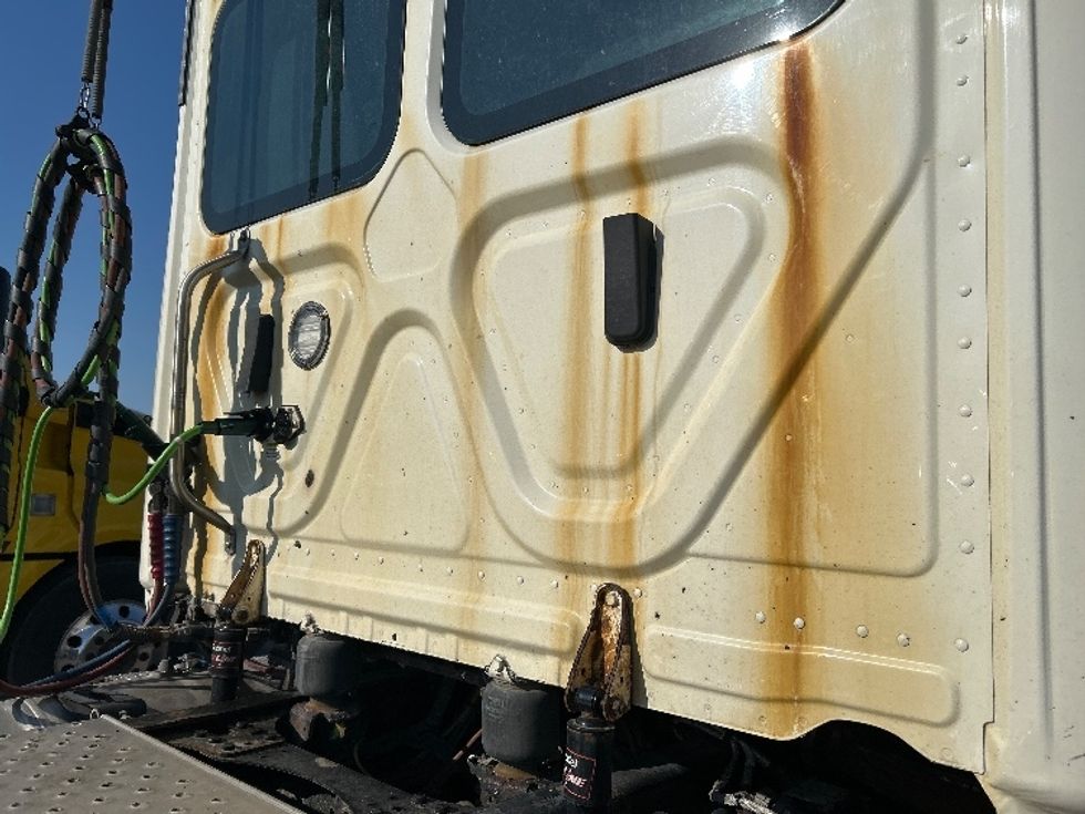 Day Cab Tractor-Heavy Duty Tractors-Freightliner-2019-T12642ST-Elmira-NY-478,902\n\t\tmiles-$ 27,000 - Image 14