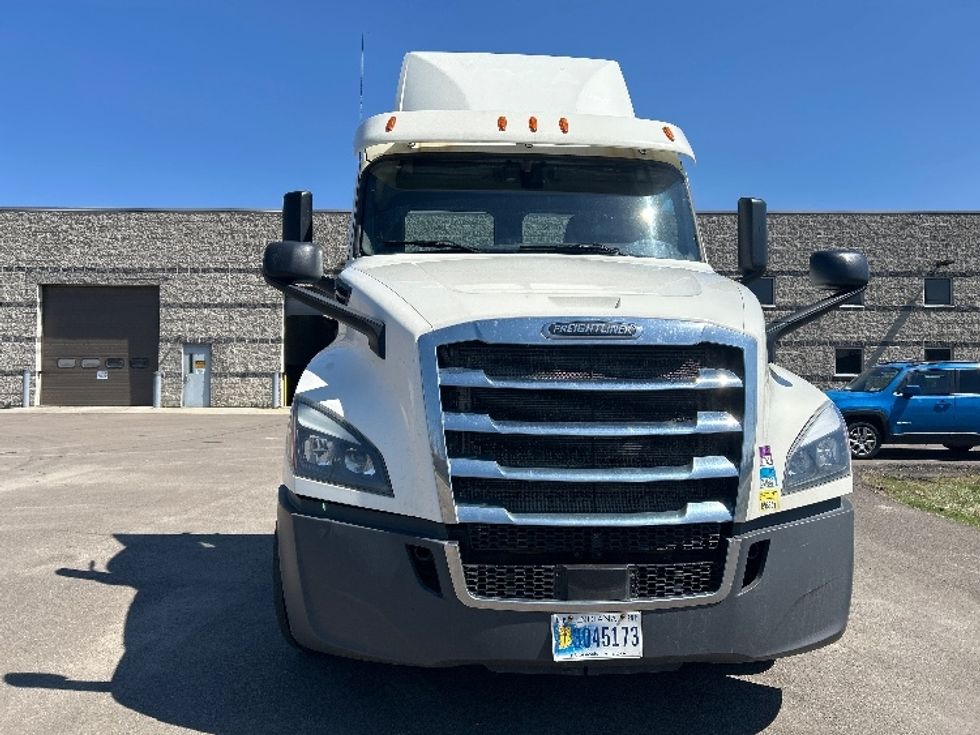 Day Cab Tractor-Heavy Duty Tractors-Freightliner-2019-T12642ST-Elmira-NY-478,902\n\t\tmiles-$ 27,000 - Image 2