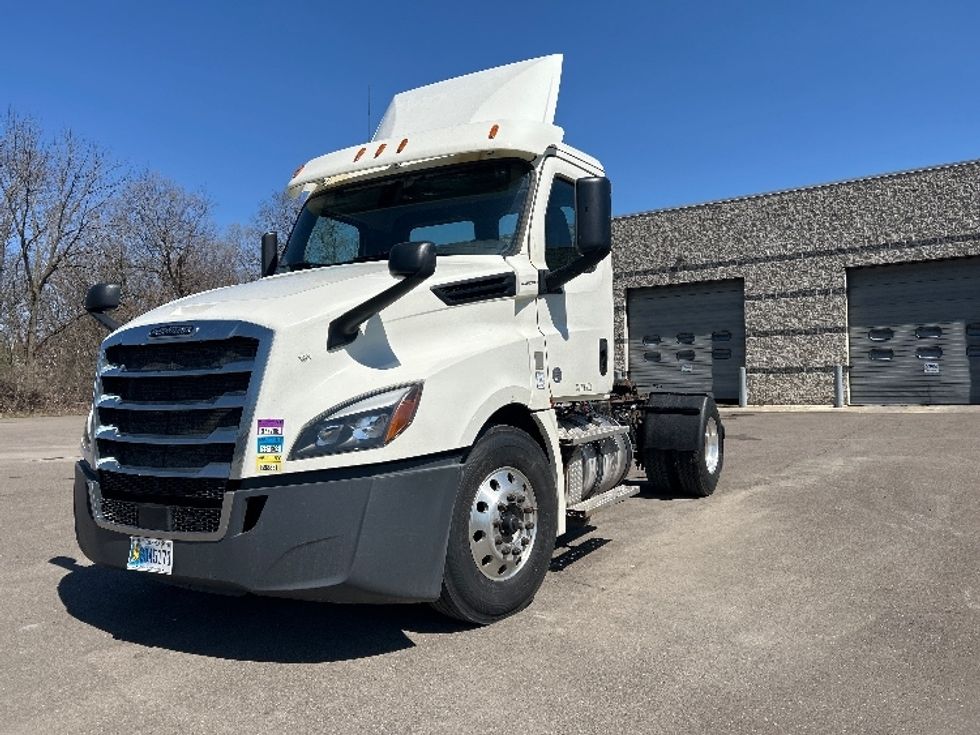Day Cab Tractor-Heavy Duty Tractors-Freightliner-2019-T12642ST-Elmira-NY-478,902\n\t\tmiles-$ 27,000 - Image 3