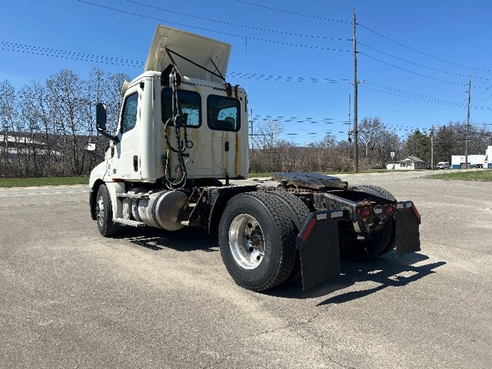 Day Cab Tractor-Heavy Duty Tractors-Freightliner-2019-T12642ST-Elmira-NY-478,902\n\t\tmiles-$ 27,000 - Image 5