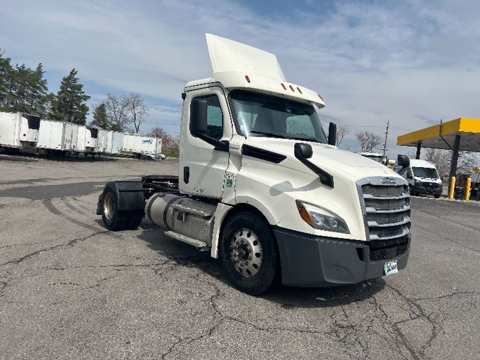 Day Cab Tractor-Heavy Duty Tractors-Freightliner-2019-T12642ST-Elmira-NY-509,251\n\t\tmiles-$ 29,750 - Image 1