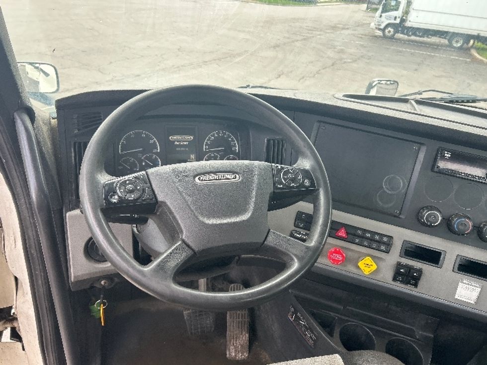 Day Cab Tractor-Heavy Duty Tractors-Freightliner-2019-T12642ST-Elmira-NY-509,251\n\t\tmiles-$ 29,750 - Image 11