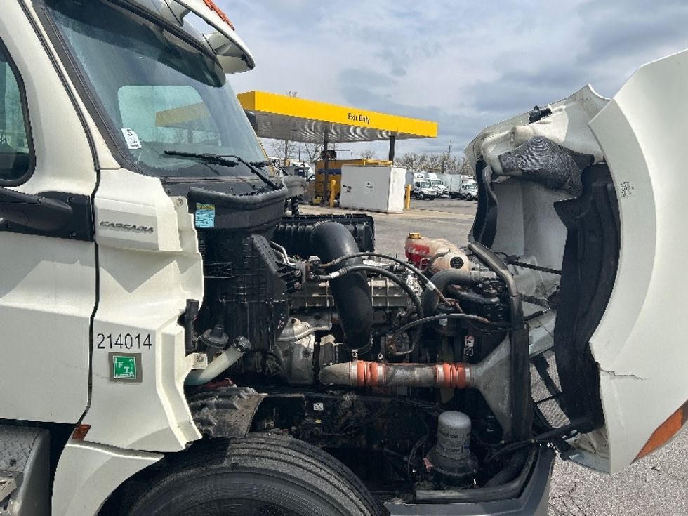 Day Cab Tractor-Heavy Duty Tractors-Freightliner-2019-T12642ST-Elmira-NY-509,251\n\t\tmiles-$ 29,750 - Image 15