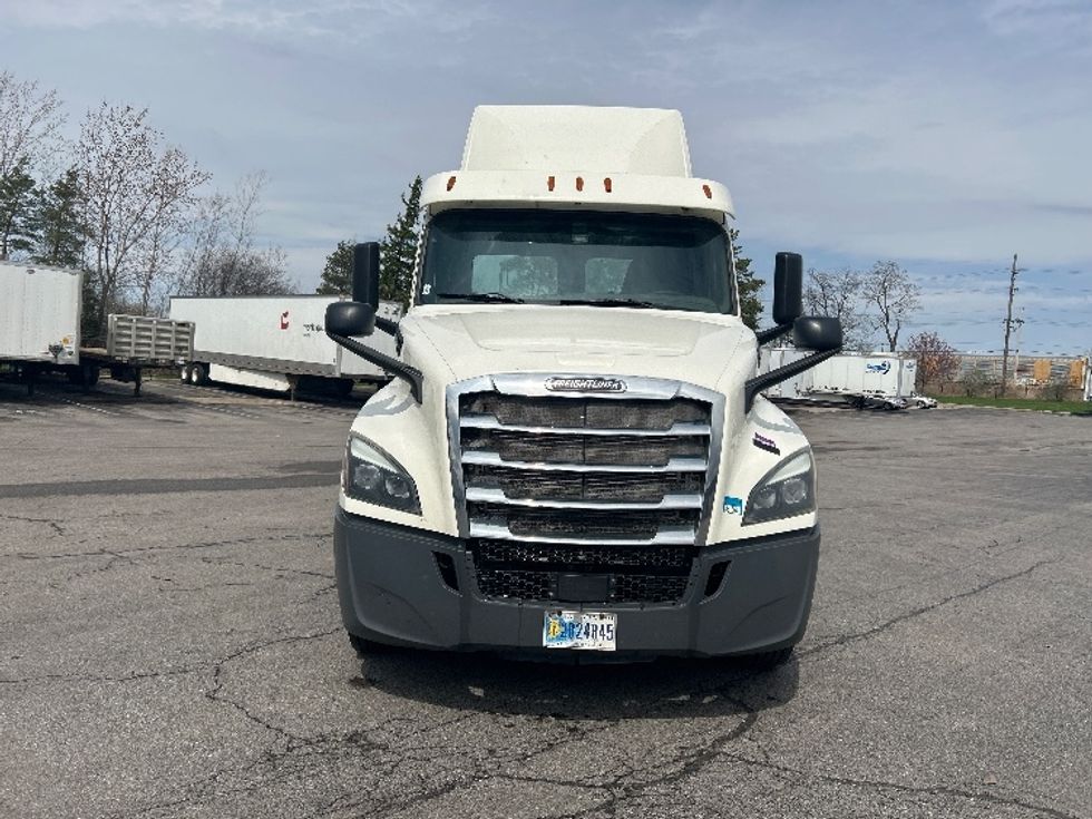Day Cab Tractor-Heavy Duty Tractors-Freightliner-2019-T12642ST-Elmira-NY-509,251\n\t\tmiles-$ 29,750 - Image 2