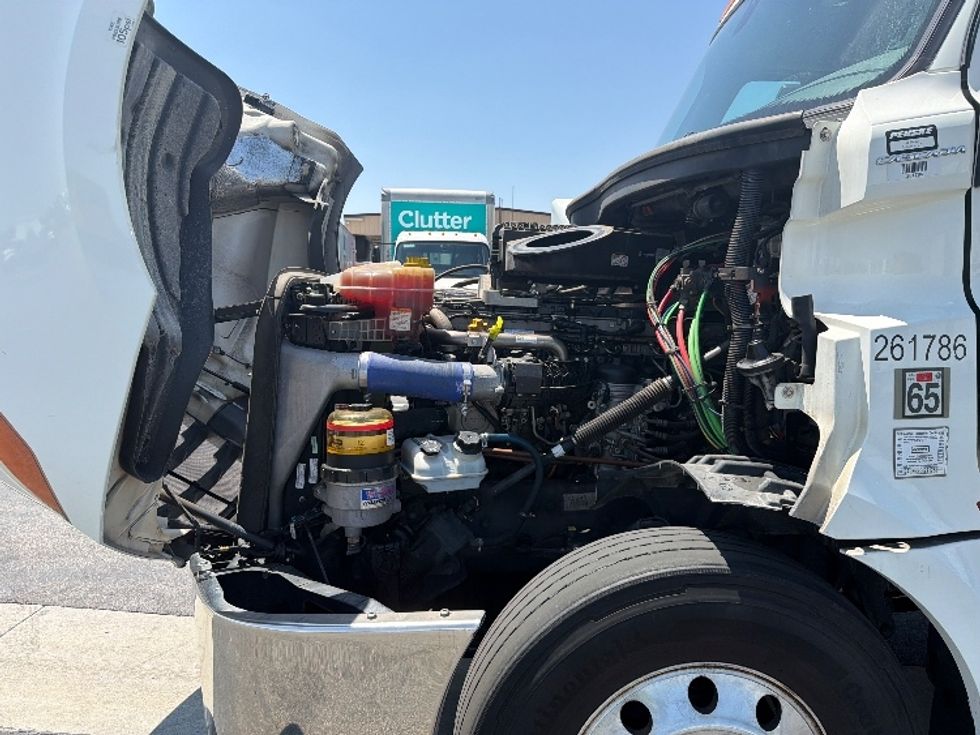 Day Cab Tractor-Heavy Duty Tractors-Freightliner-2019-T12642ST-Fontana-CA-266,467\n\t\tmiles-$ 44,250 - Image 15