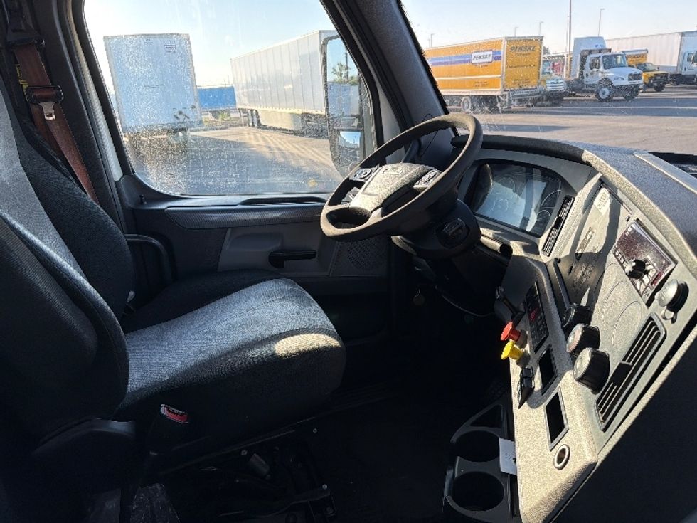 Day Cab Tractor-Heavy Duty Tractors-Freightliner-2019-T12642ST-Fontana-CA-424,317\n\t\tmiles-$ 37,750 - Image 14