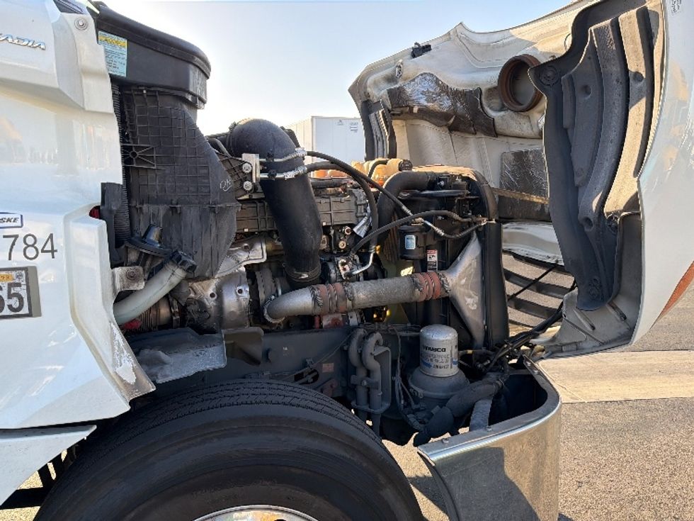 Day Cab Tractor-Heavy Duty Tractors-Freightliner-2019-T12642ST-Fontana-CA-424,317\n\t\tmiles-$ 37,750 - Image 15