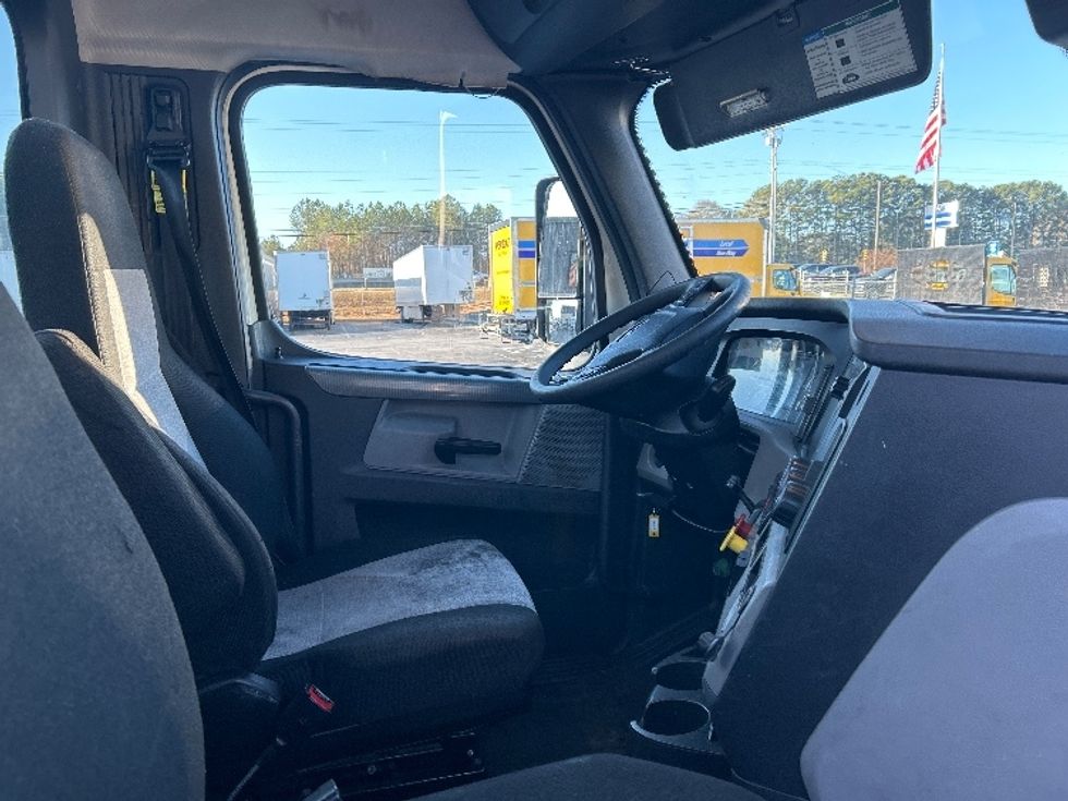Day Cab Tractor-Heavy Duty Tractors-Freightliner-2019-T12642ST-Forest Park-GA-527,780\n\t\tmiles-$ 29,750 - Image 14