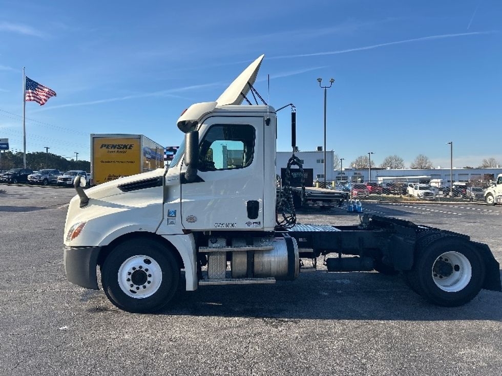 Day Cab Tractor-Heavy Duty Tractors-Freightliner-2019-T12642ST-Forest Park-GA-527,780\n\t\tmiles-$ 29,750 - Image 4