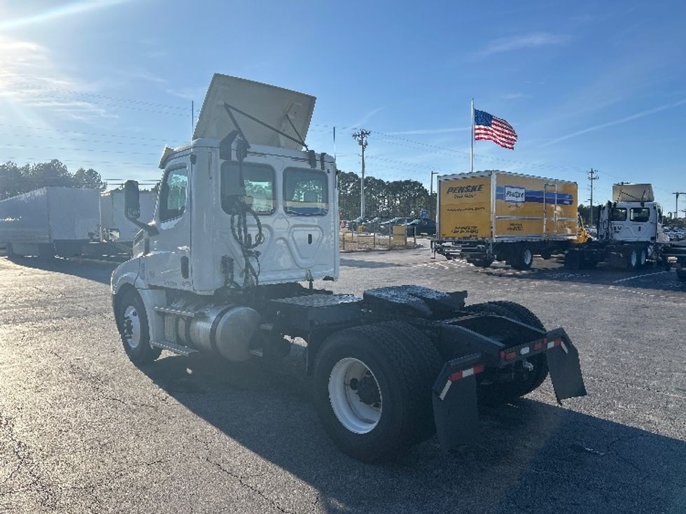 Day Cab Tractor-Heavy Duty Tractors-Freightliner-2019-T12642ST-Forest Park-GA-527,780\n\t\tmiles-$ 29,750 - Image 5
