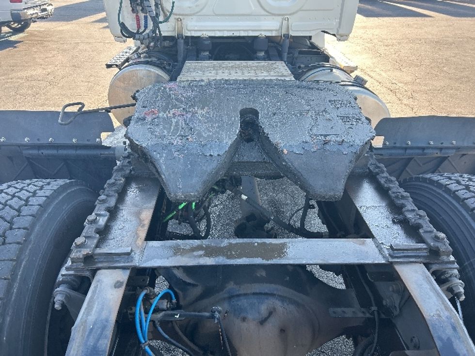 Day Cab Tractor-Heavy Duty Tractors-Freightliner-2019-T12642ST-Forest Park-GA-527,780\n\t\tmiles-$ 29,750 - Image 6