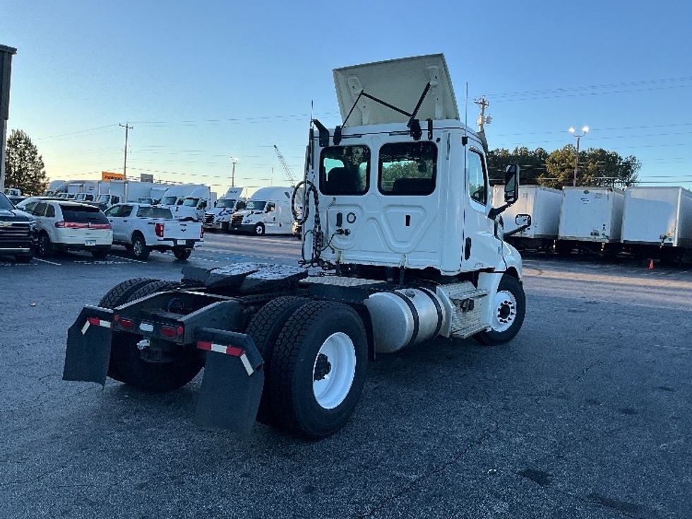 Day Cab Tractor-Heavy Duty Tractors-Freightliner-2019-T12642ST-Forest Park-GA-527,780\n\t\tmiles-$ 29,750 - Image 7