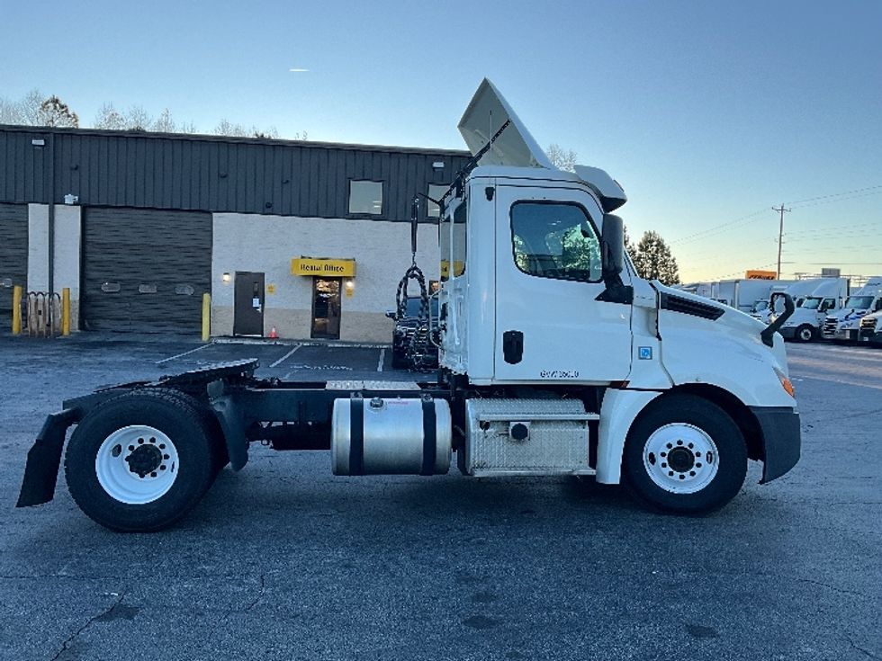 Day Cab Tractor-Heavy Duty Tractors-Freightliner-2019-T12642ST-Forest Park-GA-527,780\n\t\tmiles-$ 29,750 - Image 8