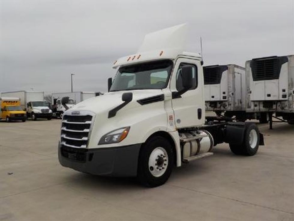 Day Cab Tractor-Heavy Duty Tractors-Freightliner-2019-T12642ST-Fort Worth-TX-245,678\n\t\tmiles-$ 41,750 - Image 1