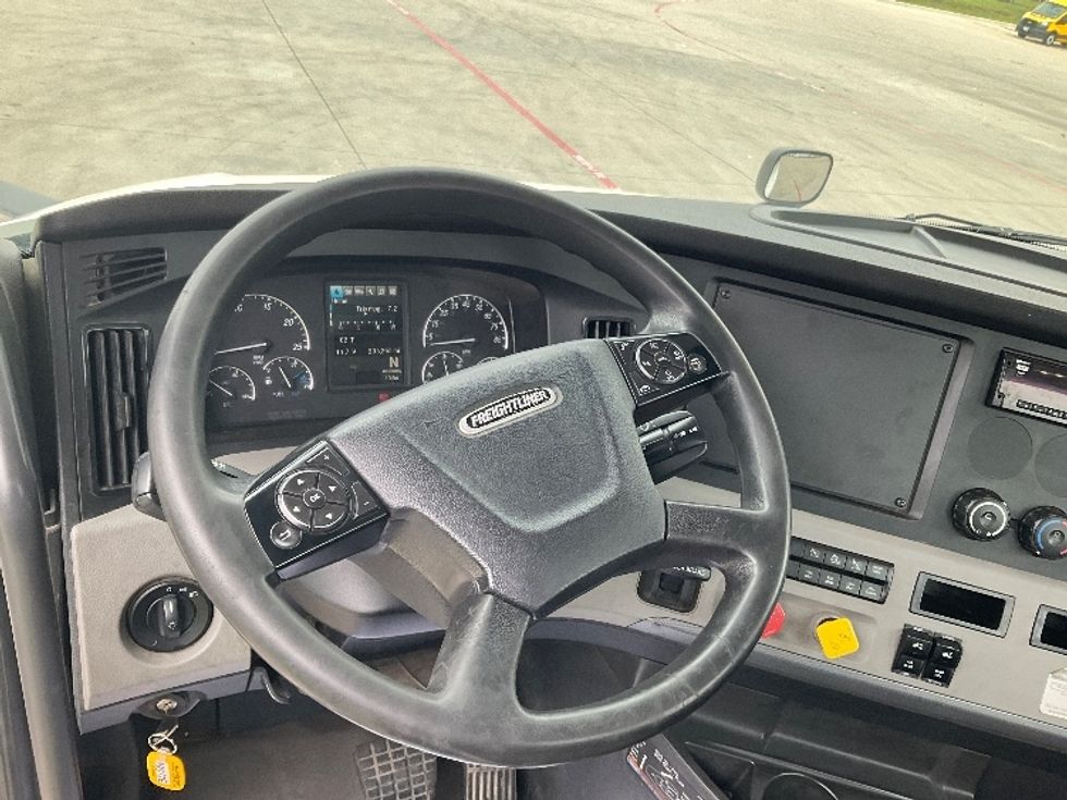 Day Cab Tractor-Heavy Duty Tractors-Freightliner-2019-T12642ST-Fort Worth-TX-245,678\n\t\tmiles-$ 41,750 - Image 11