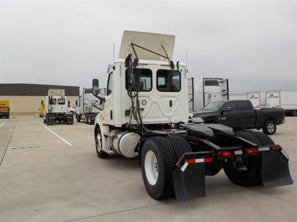 Day Cab Tractor-Heavy Duty Tractors-Freightliner-2019-T12642ST-Fort Worth-TX-245,678\n\t\tmiles-$ 41,750 - Image 17