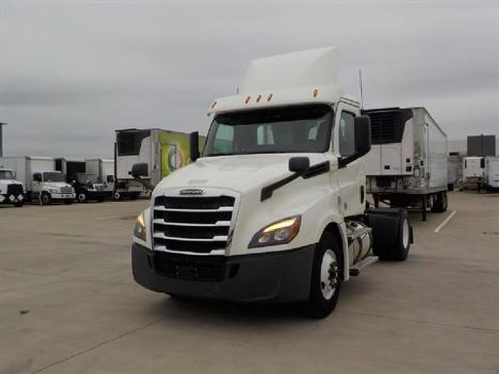 Day Cab Tractor-Heavy Duty Tractors-Freightliner-2019-T12642ST-Fort Worth-TX-245,678\n\t\tmiles-$ 41,750 - Image 2