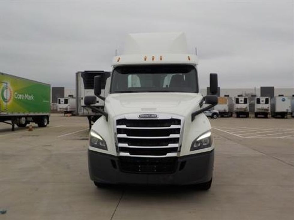 Day Cab Tractor-Heavy Duty Tractors-Freightliner-2019-T12642ST-Fort Worth-TX-245,678\n\t\tmiles-$ 41,750 - Image 3
