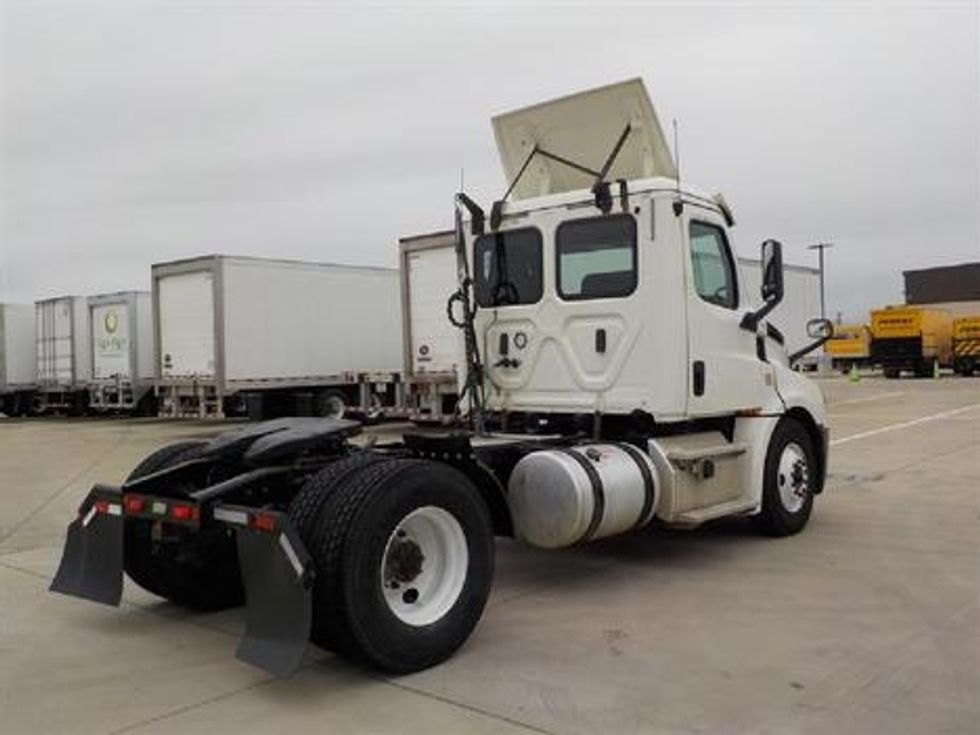 Day Cab Tractor-Heavy Duty Tractors-Freightliner-2019-T12642ST-Fort Worth-TX-245,678\n\t\tmiles-$ 41,750 - Image 7