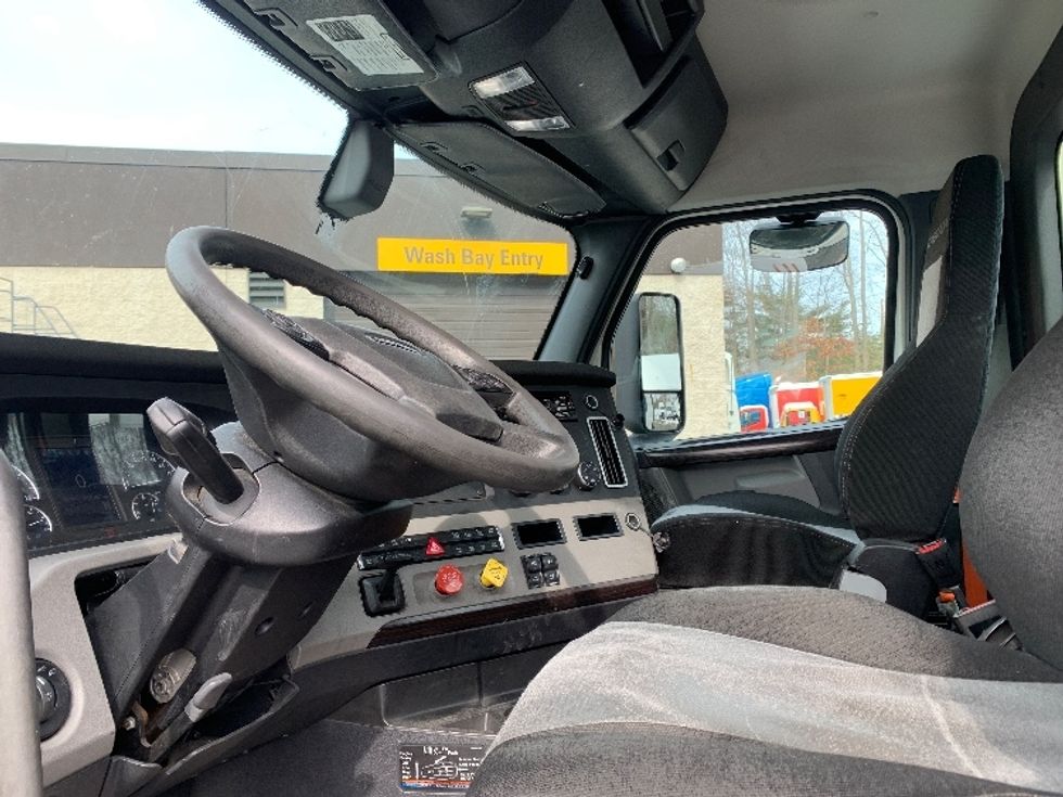 Day Cab Tractor-Heavy Duty Tractors-Freightliner-2019-T12642ST-Franklin-MA-525,633\n\t\tmiles-$ 34,000 - Image 10