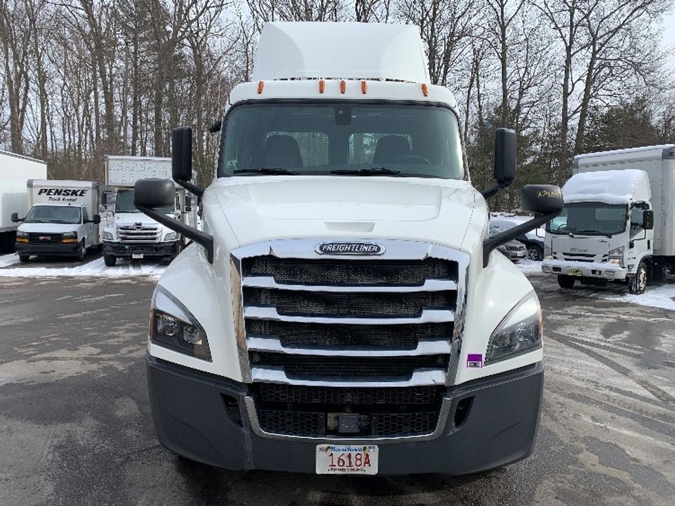 Day Cab Tractor-Heavy Duty Tractors-Freightliner-2019-T12642ST-Franklin-MA-525,633\n\t\tmiles-$ 34,000 - Image 2