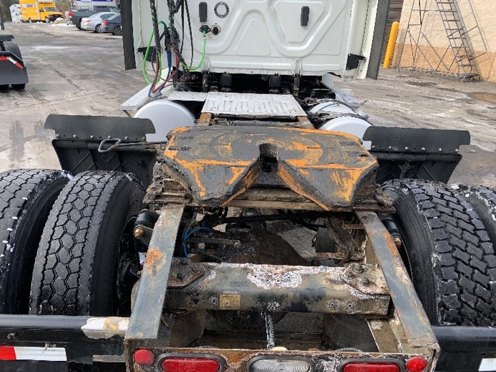 Day Cab Tractor-Heavy Duty Tractors-Freightliner-2019-T12642ST-Franklin-MA-525,633\n\t\tmiles-$ 34,000 - Image 6