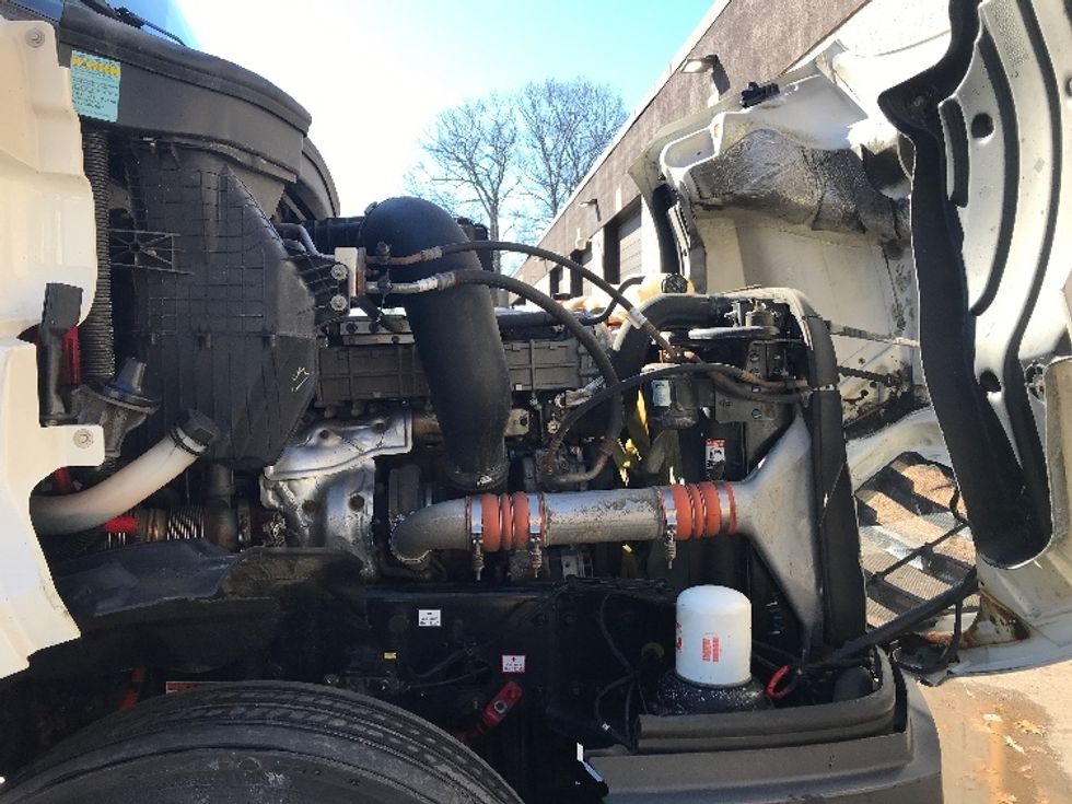 Day Cab Tractor-Heavy Duty Tractors-Freightliner-2019-T12642ST-Franklin-MA-643,421\n\t\tmiles-$ 27,000 - Image 15