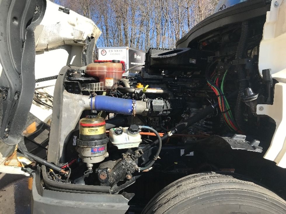 Day Cab Tractor-Heavy Duty Tractors-Freightliner-2019-T12642ST-Franklin-MA-643,421\n\t\tmiles-$ 27,000 - Image 16