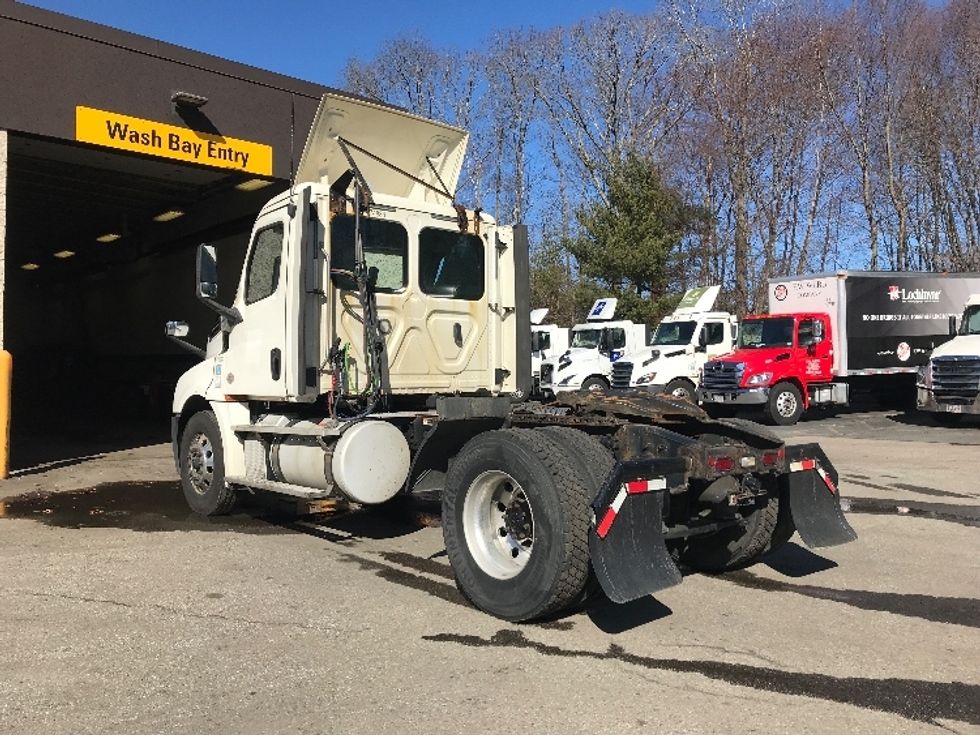 Day Cab Tractor-Heavy Duty Tractors-Freightliner-2019-T12642ST-Franklin-MA-643,421\n\t\tmiles-$ 27,000 - Image 5