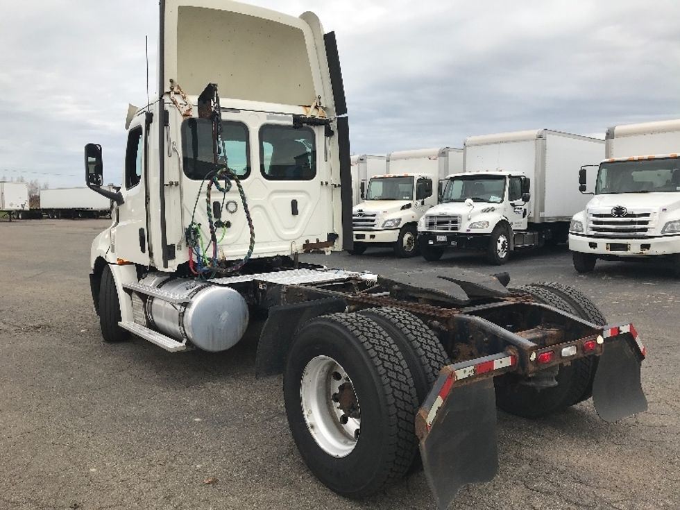 Day Cab Tractor-Heavy Duty Tractors-Freightliner-2019-T12642ST-Fredonia-NY-389,711\n\t\tmiles-$ 29,000 - Image 5