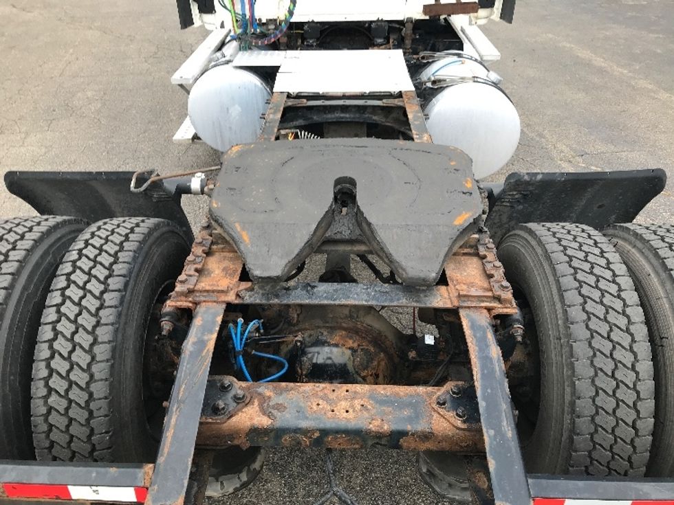 Day Cab Tractor-Heavy Duty Tractors-Freightliner-2019-T12642ST-Fredonia-NY-389,711\n\t\tmiles-$ 29,000 - Image 6