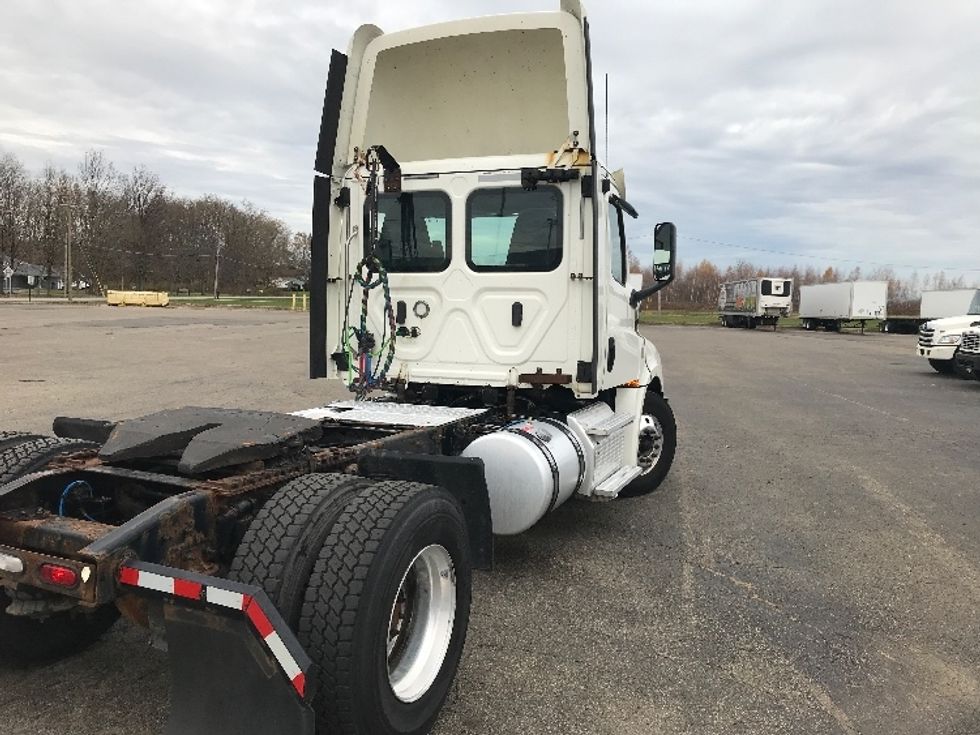 Day Cab Tractor-Heavy Duty Tractors-Freightliner-2019-T12642ST-Fredonia-NY-389,711\n\t\tmiles-$ 29,000 - Image 7