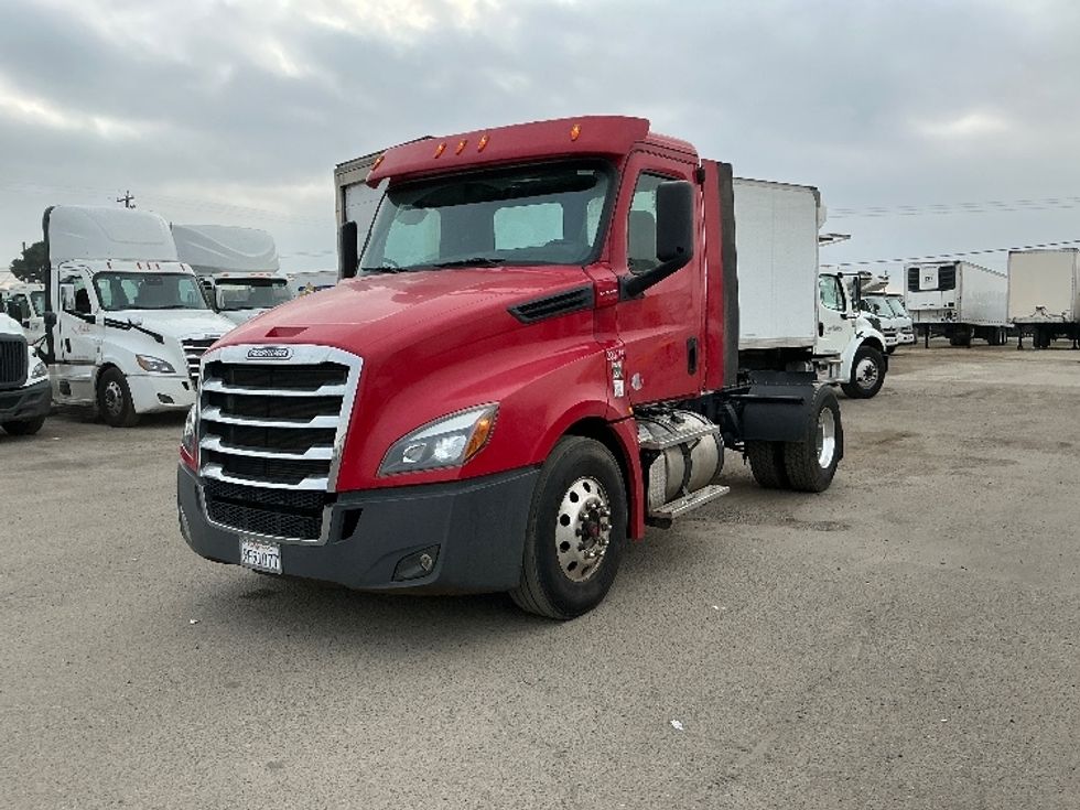 Day Cab Tractor-Heavy Duty Tractors-Freightliner-2019-T12642ST-Fresno-CA-166,151\n\t\tmiles-$ 58,500 - Image 3