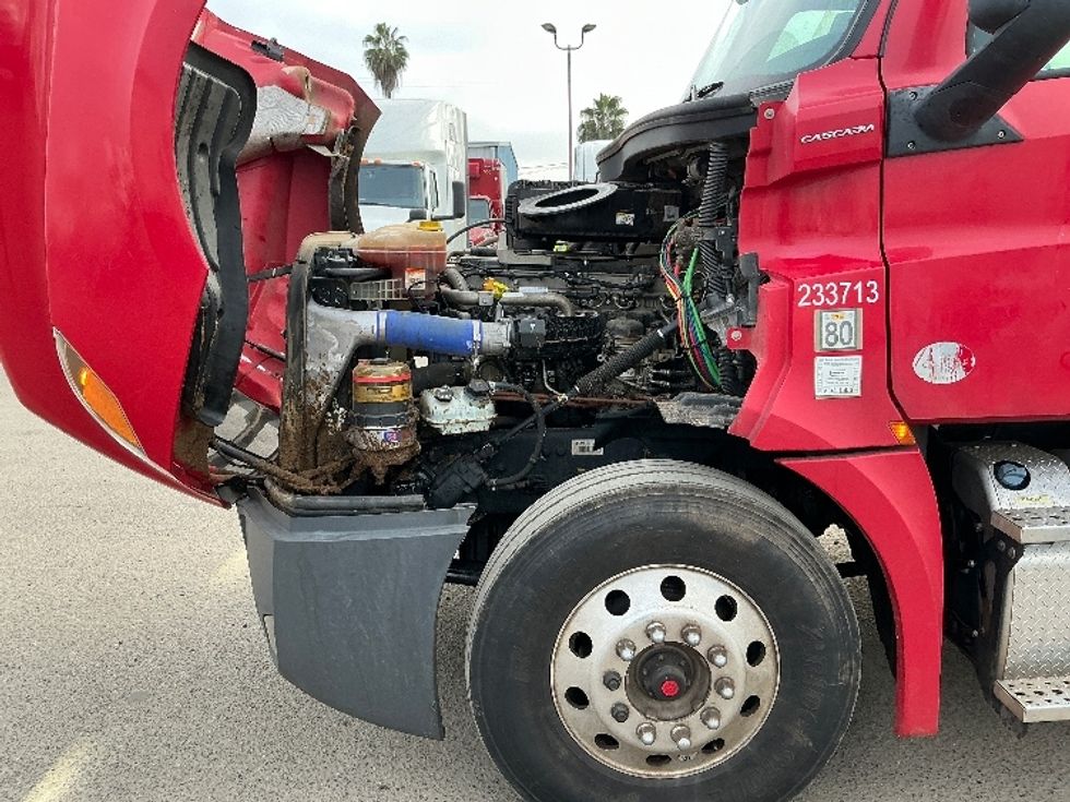 Day Cab Tractor-Heavy Duty Tractors-Freightliner-2019-T12642ST-Fresno-CA-183,767\n\t\tmiles-$ 46,000 - Image 16