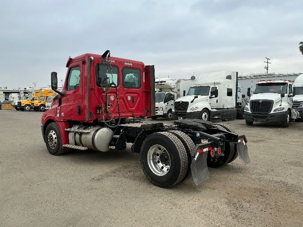 Day Cab Tractor-Heavy Duty Tractors-Freightliner-2019-T12642ST-Fresno-CA-183,767\n\t\tmiles-$ 46,000 - Image 5