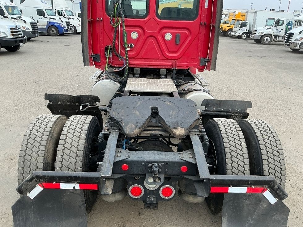 Day Cab Tractor-Heavy Duty Tractors-Freightliner-2019-T12642ST-Fresno-CA-183,767\n\t\tmiles-$ 46,000 - Image 6