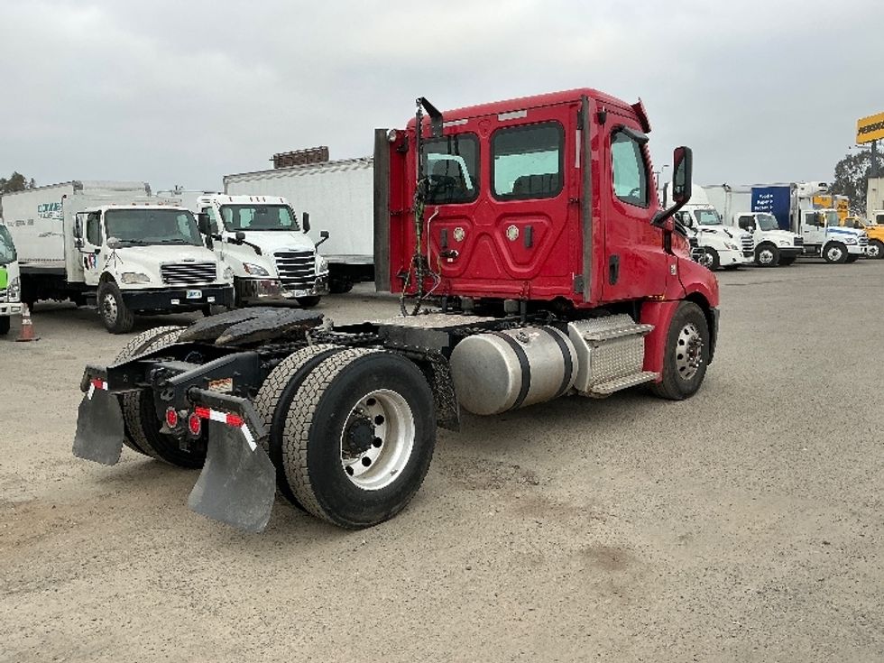 Day Cab Tractor-Heavy Duty Tractors-Freightliner-2019-T12642ST-Fresno-CA-183,767\n\t\tmiles-$ 46,000 - Image 7